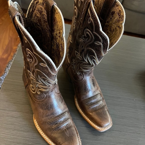 Ariat western boot excellent condition worn 2-3 times - Picture 6 of 6